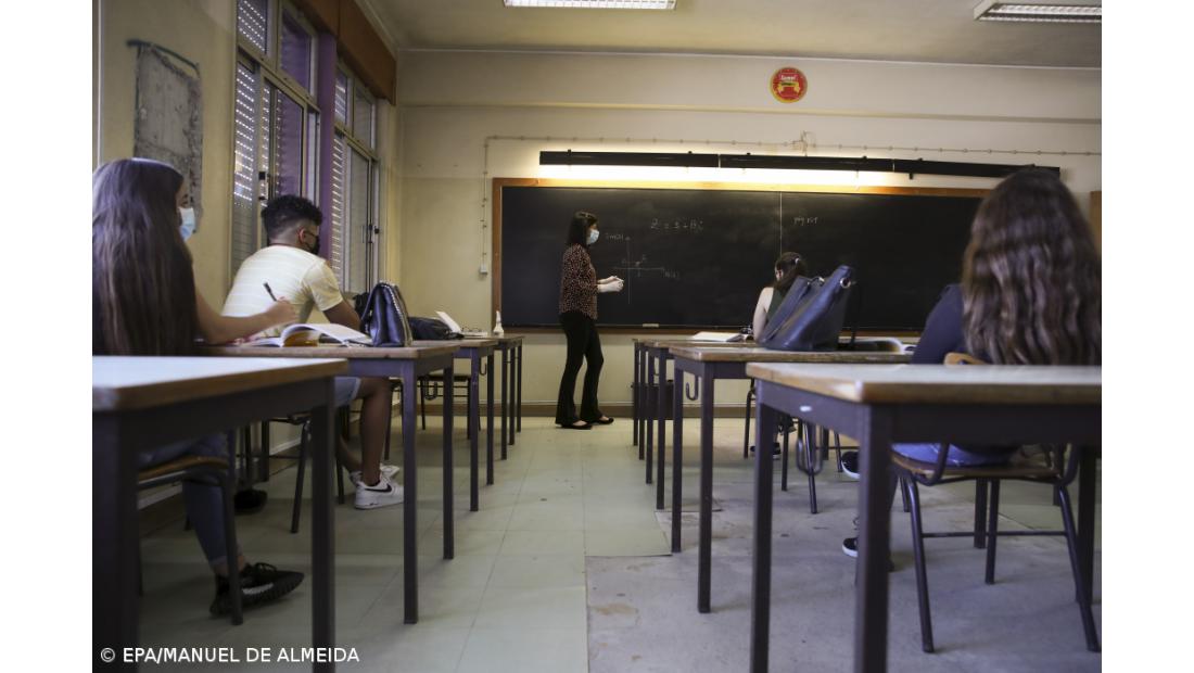Escolas mantêm-se abertas em "pleno funcionamento"