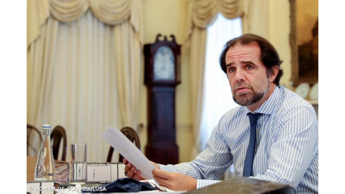 Governo da Madeira pondera alargar bolsas de estudo e reduzir IRS