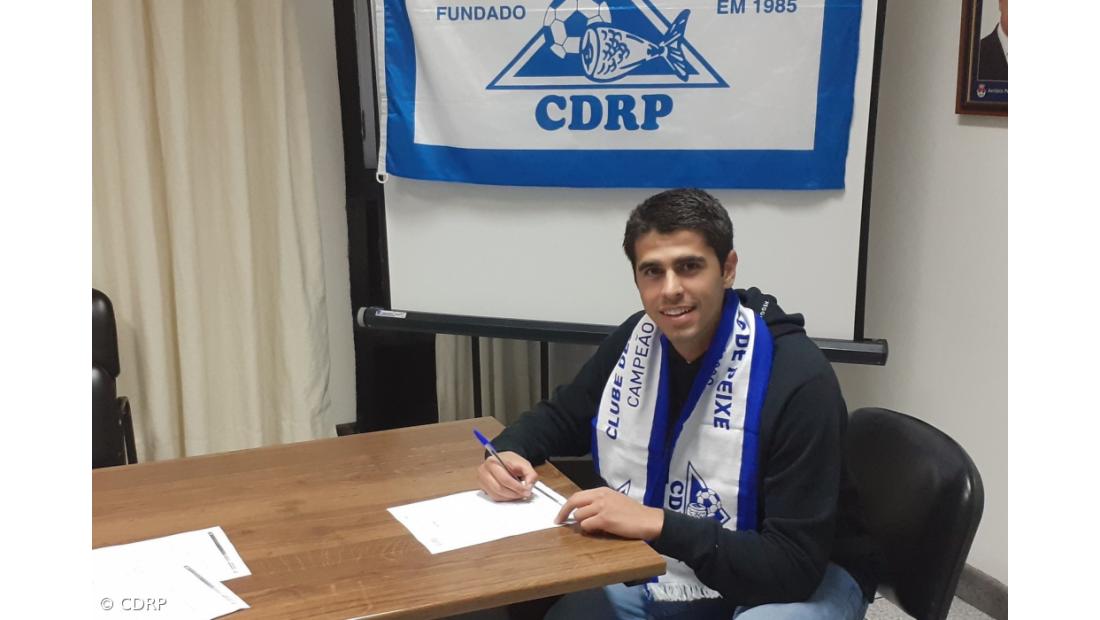 Manuel Câmara é reforço do Rabo de Peixe