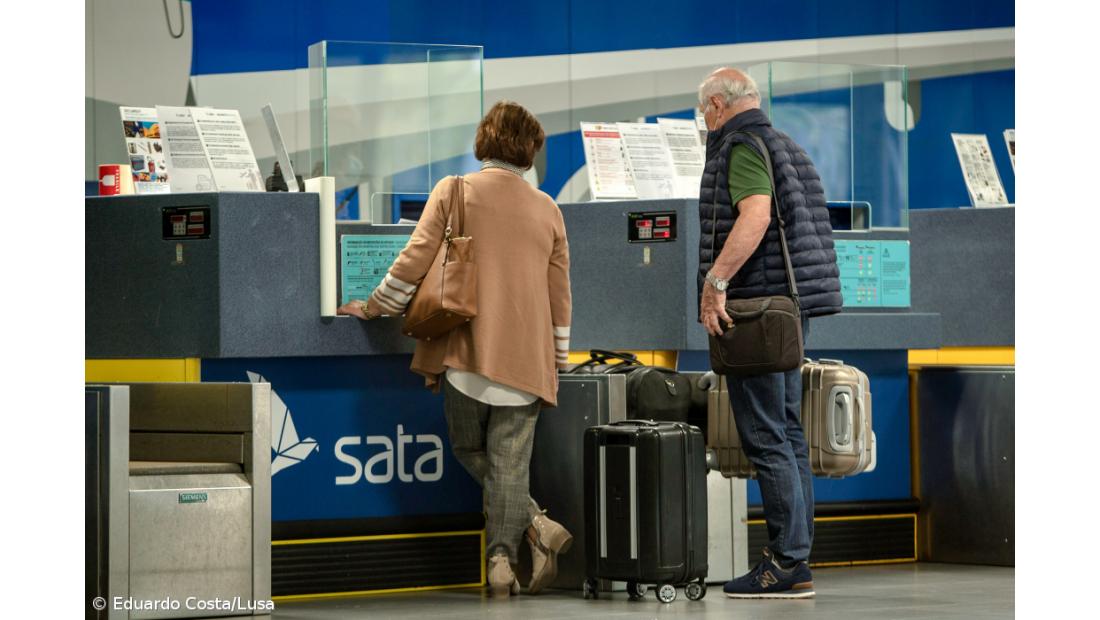 Trabalhadores de terra da SATA mantêm greve ao trabalho suplementar