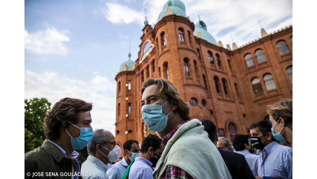 Cerca de cem artistas tauromáquicos manifestaram-se junto ao Campo Pequeno – Imagem 3