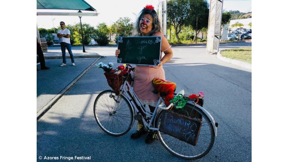 "Não há avião, mas há bicicleta" 