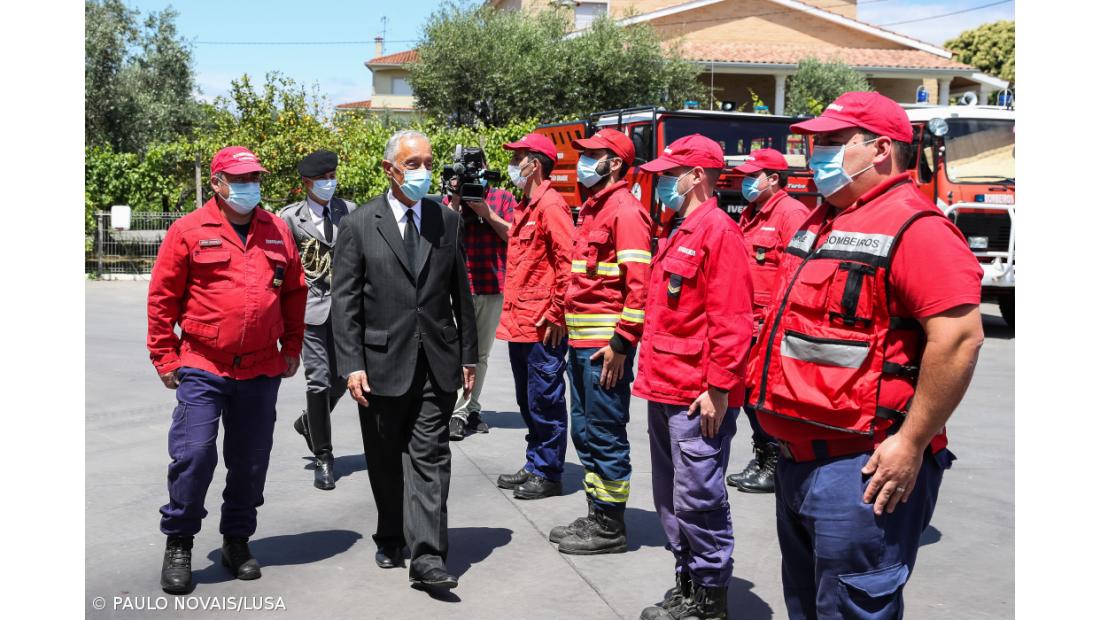 Marcelo Rebelo de Sousa considera bombeiros uma estrutura insubstituível