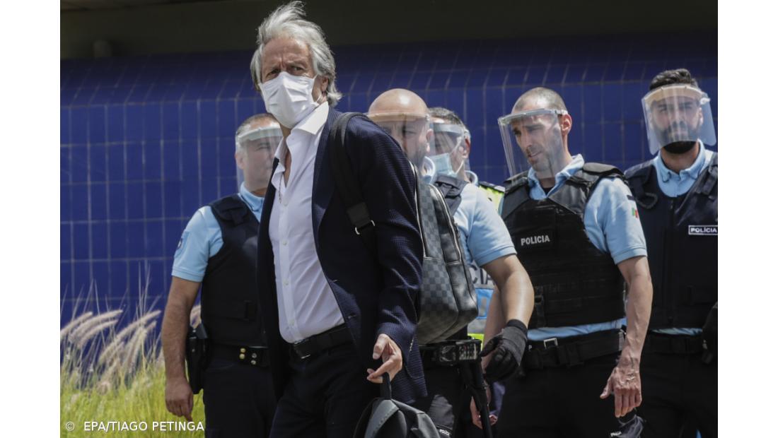 Presidente do Flamengo diz que Jesus se quer reformar no Benfica