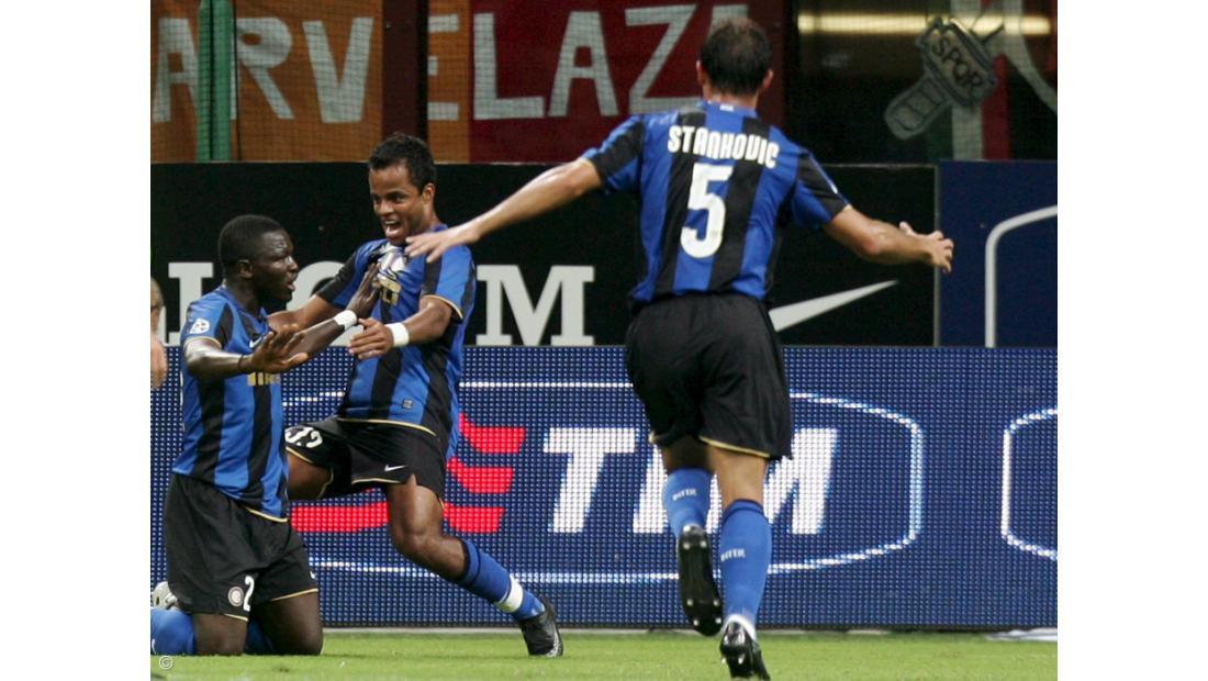 Mourinho conquista primeiro troféu em Itália com o Inter Milão