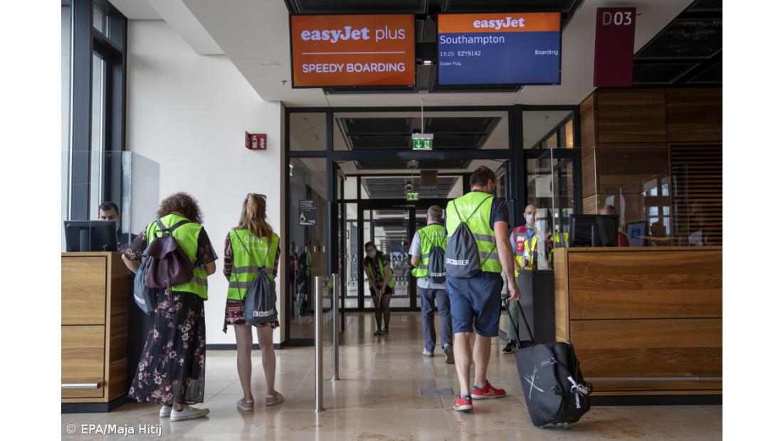 Cidadãos que viajem por razões familiares isentos de quarentena na UE