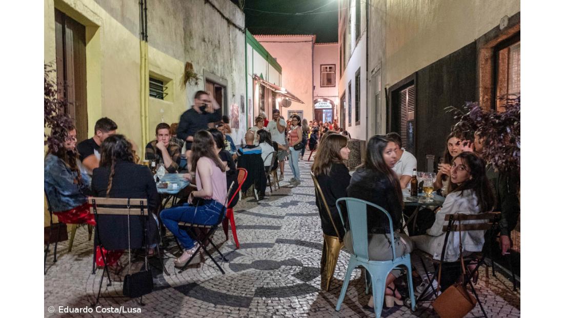 Entre dança e convívio, noite de Ponta Delgada vai retomando a normalidade – Imagem 2