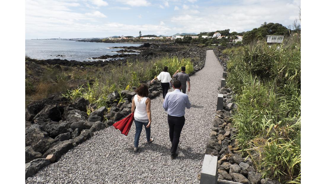 Autarca da Lagoa visita obras na orla costeira – Imagem 3