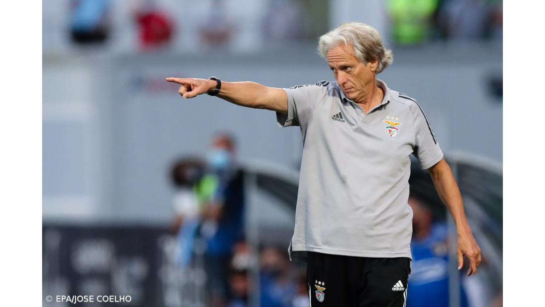 Benfica vence Gil Vicente e reaproxima-se do líder Sporting