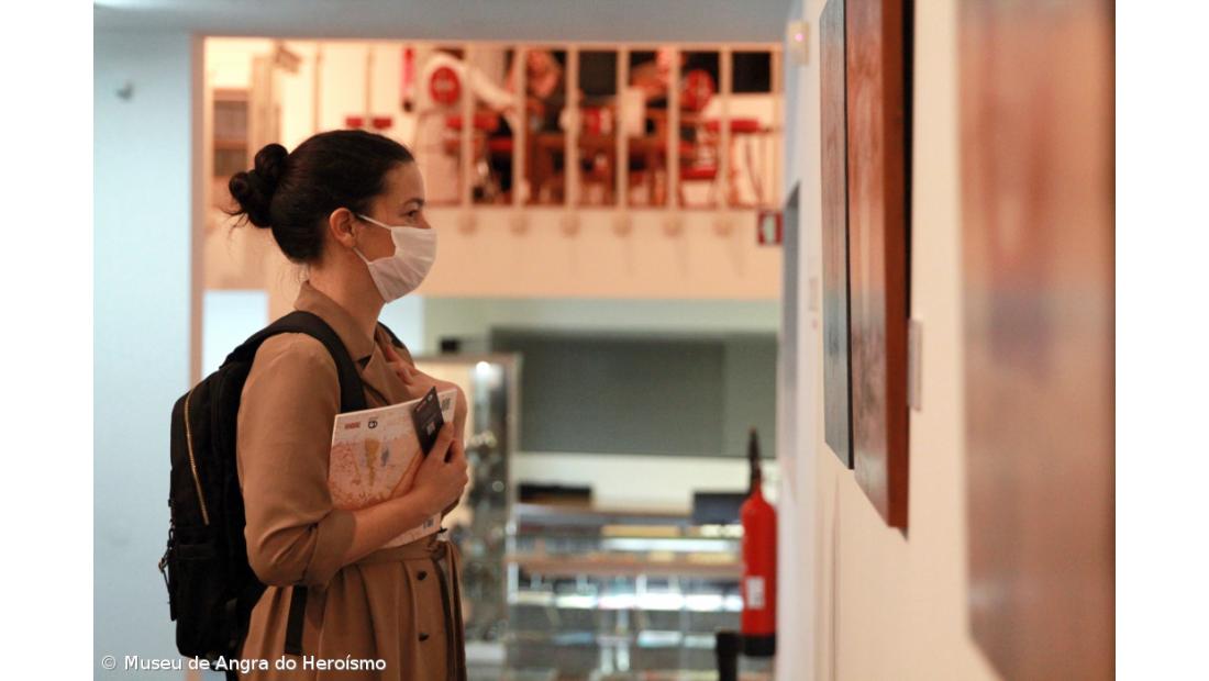 Artistas e galerias enfrentam pandemia "altamente prejudicial" para o setor