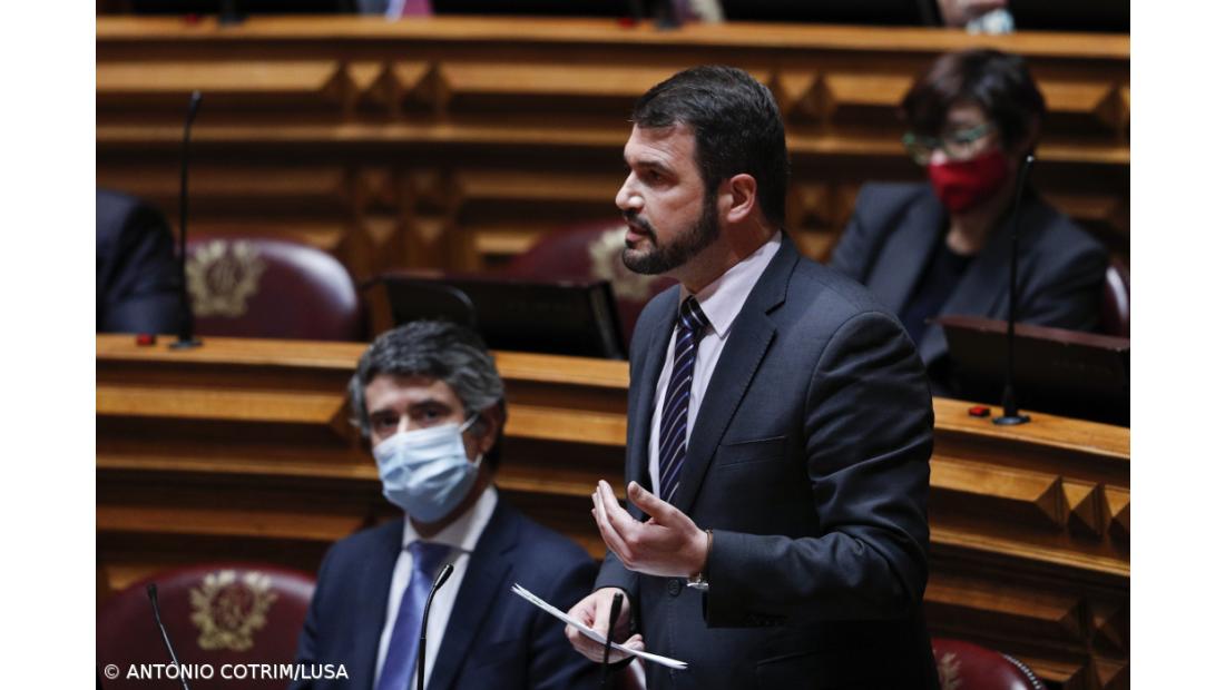 PS defende que Governo já cedeu e critica BE por acrescentar novas linhas vermelhas