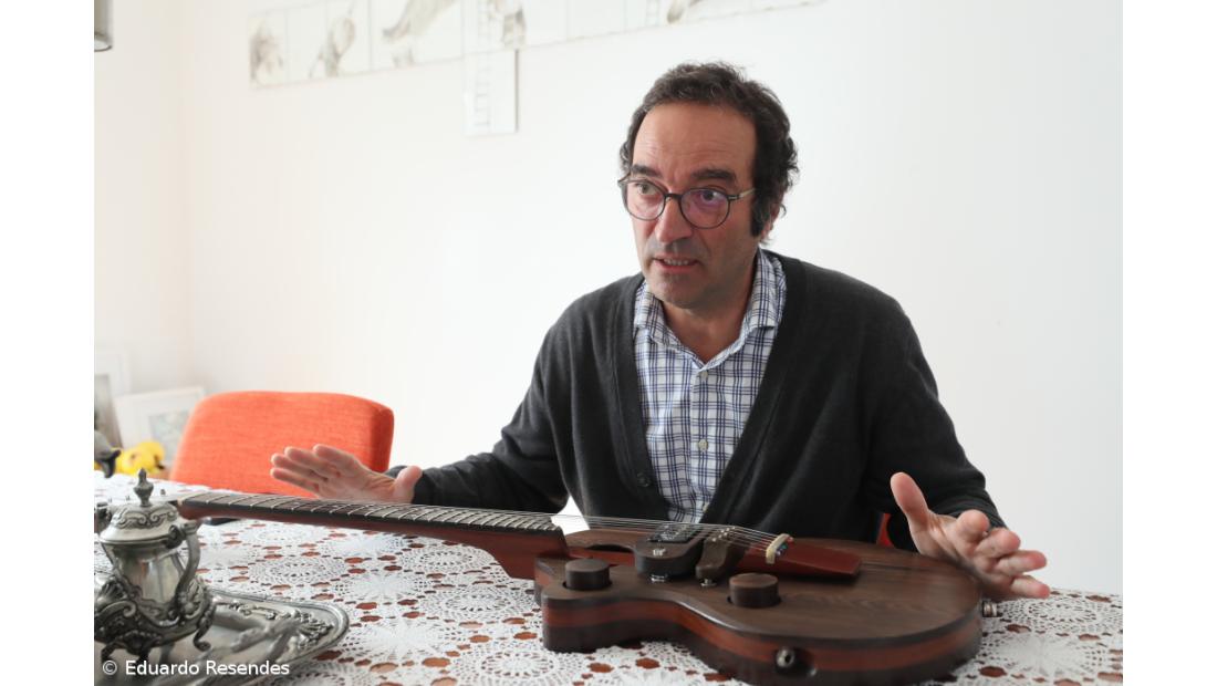 O professor que constrói guitarras elétricas nos tempos livres  – Imagem 3