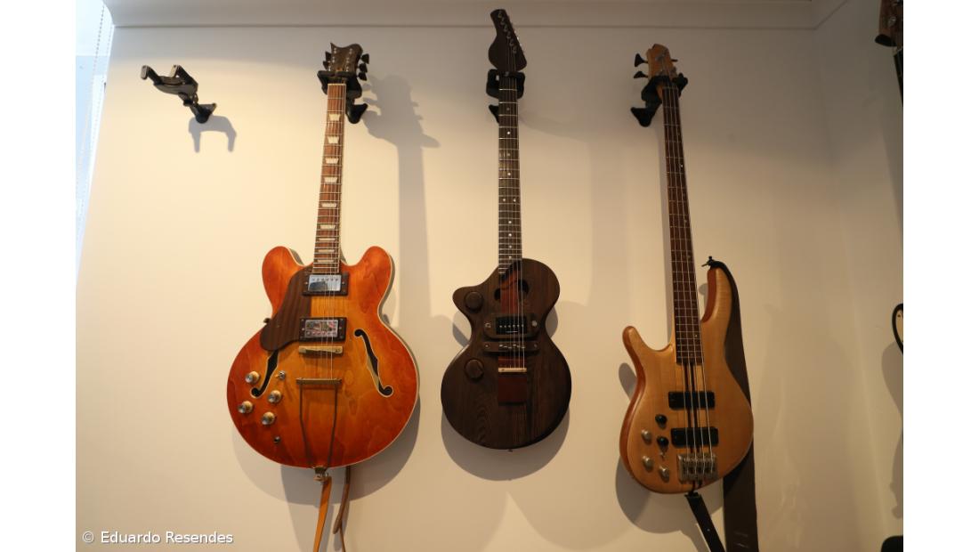 O professor que constrói guitarras elétricas nos tempos livres  – Imagem 5