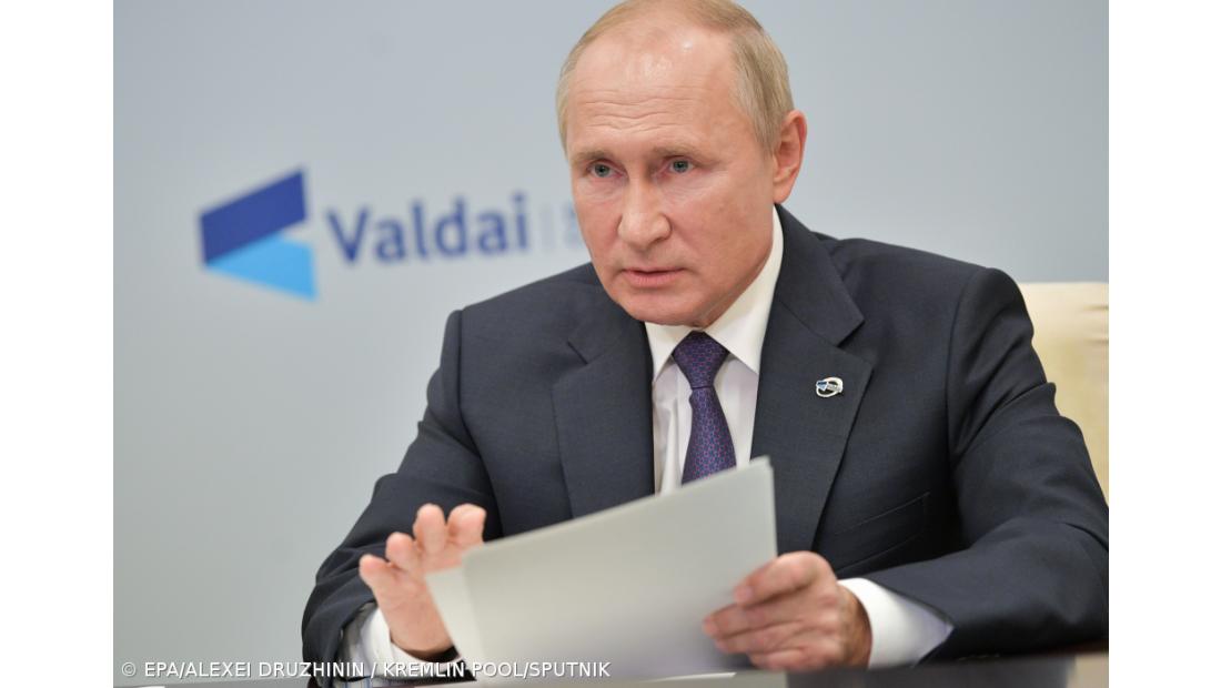 Putin pede aos países BRICS cooperação na criação de vacinas