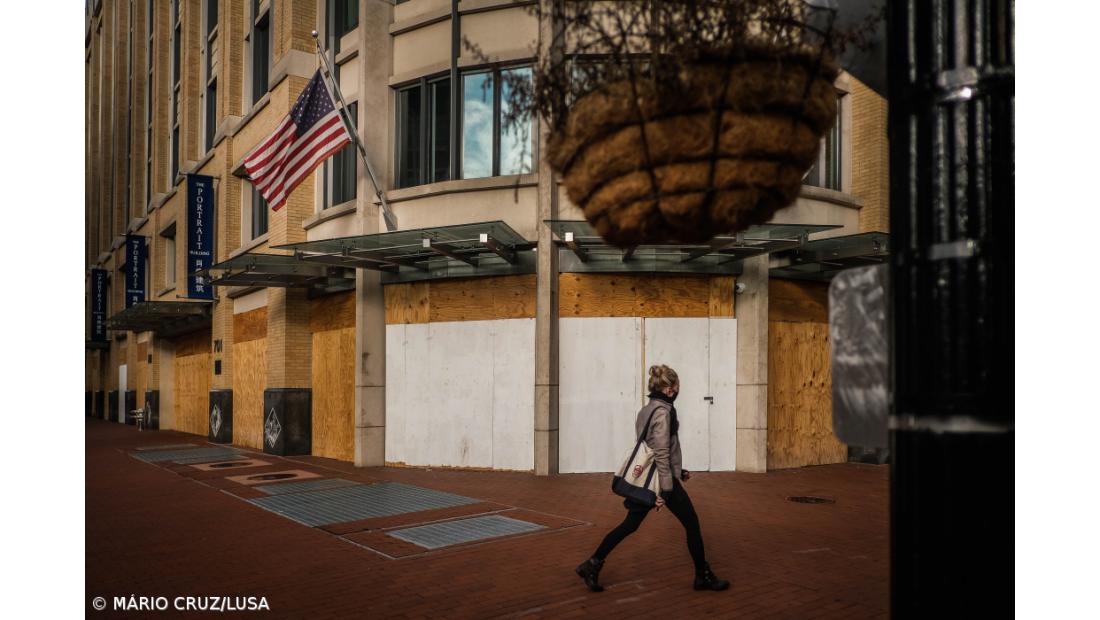 Centro de Washington protege-se de eventuais distúrbios