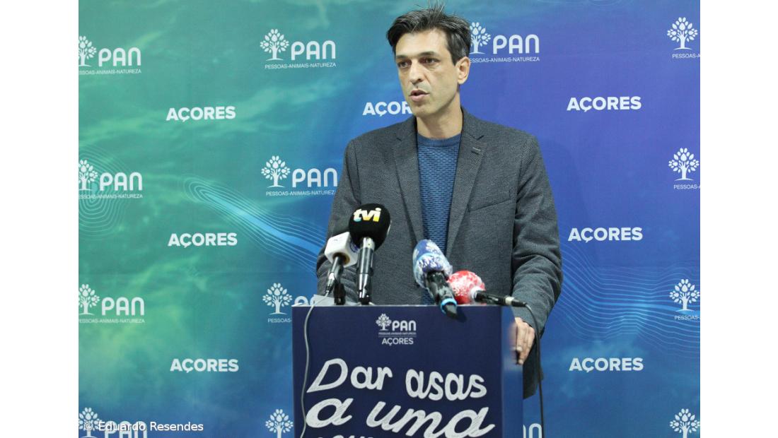 PAN/Açores denuncia falta de condições no transporte interno de animais vivos