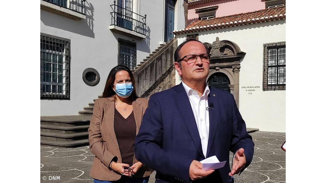 Solução encontrada vai ser "positiva" para ambas as regiões