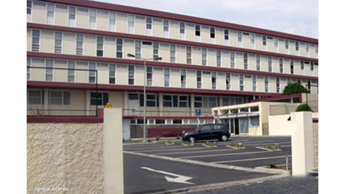 Governo dos Açores determina encerramento de Colégio de São Francisco  Xavier