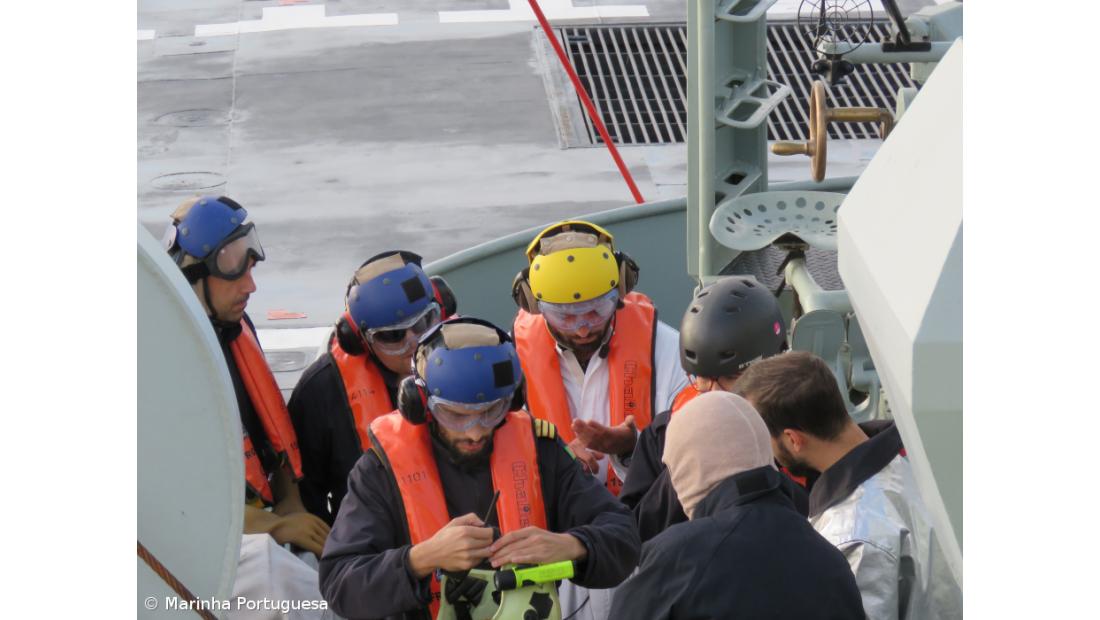 Navio da Marinha realiza treino de resgate no mar dos Açores – Imagem 1