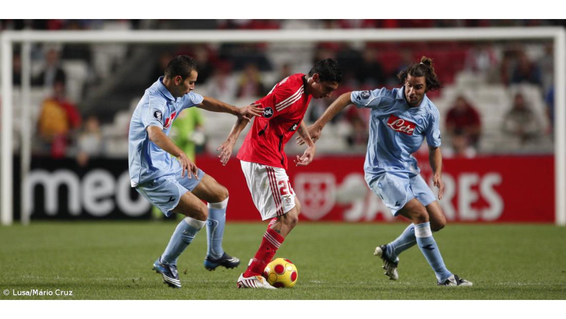 Benfica vira eliminatória e segue em frente