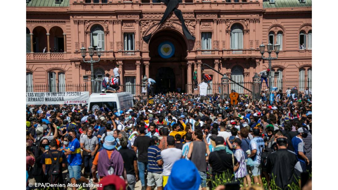 Argentina com 229 mortes em dia de concentração popular no velório de Maradona
