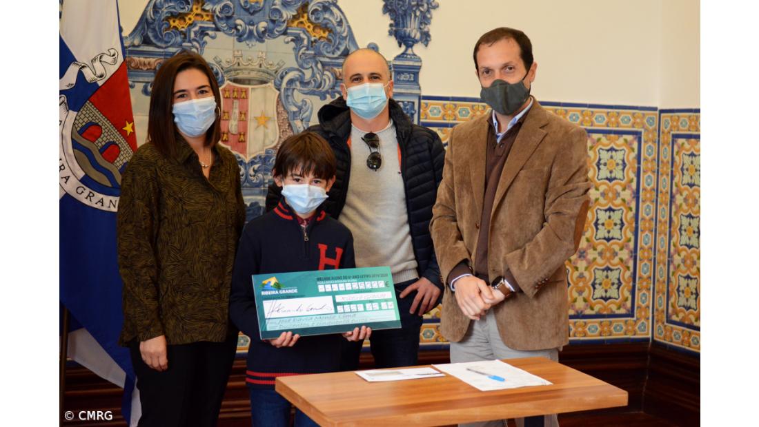 Câmara da Ribeira Grande atribui bolsas de mérito escolar – Imagem 2