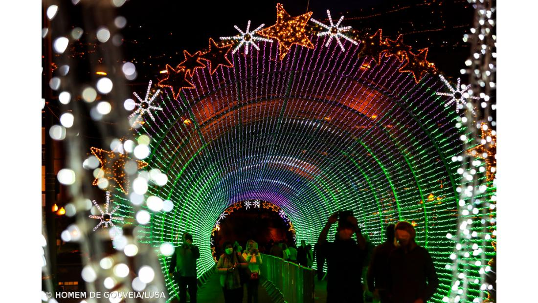 Túnel de luz no cais do Funchal atrai milhares de pessoas  – Imagem 2