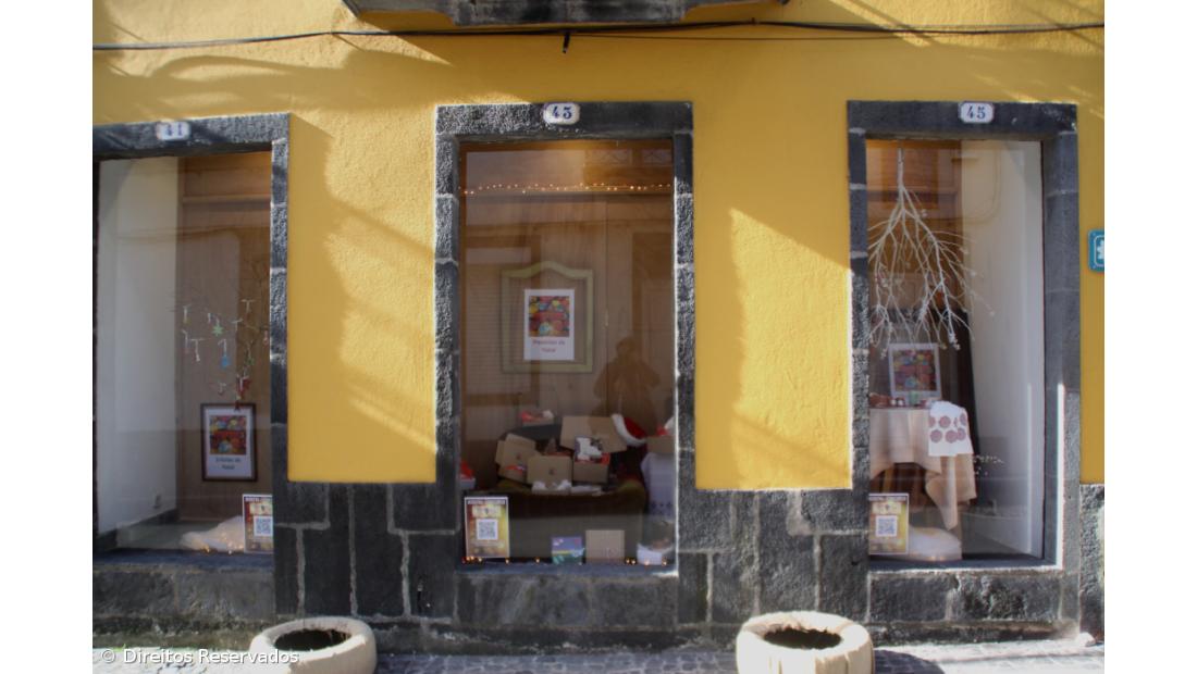 Retrosaria Pano P’ra Mangas vence concurso do montras em Ponta Delgada – Imagem 3