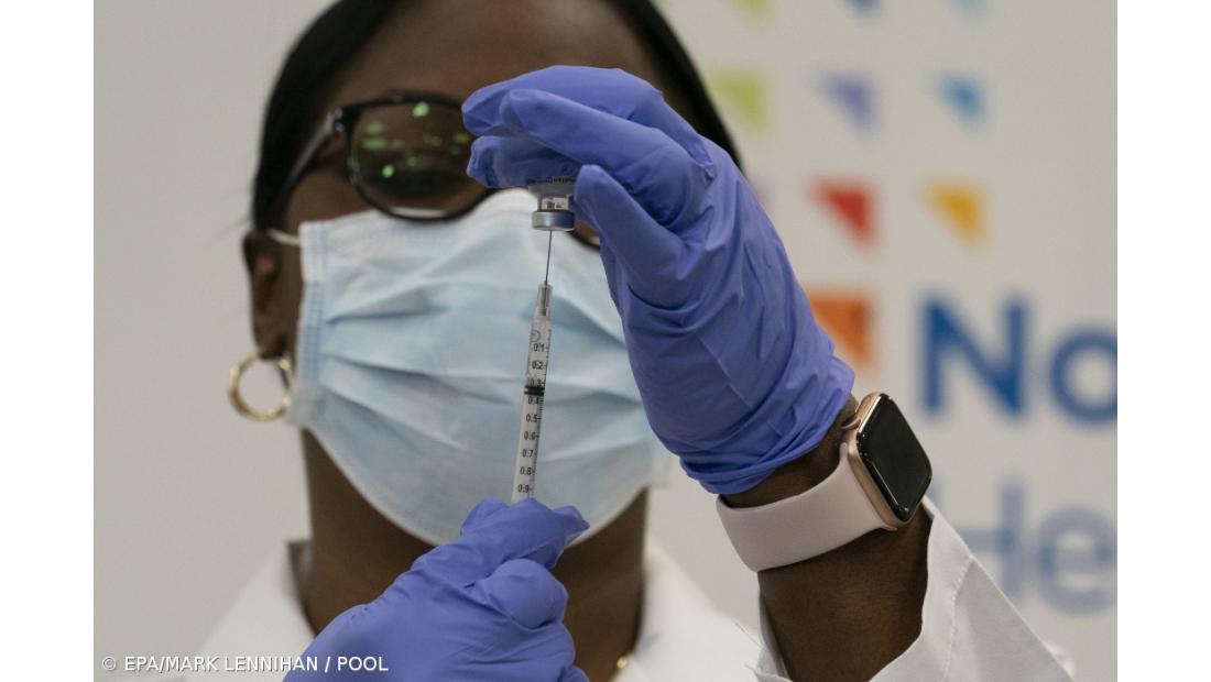 Bruxelas autoriza 5ª vacina na UE após 'luz verde’ da EMA à Nuvaxovid