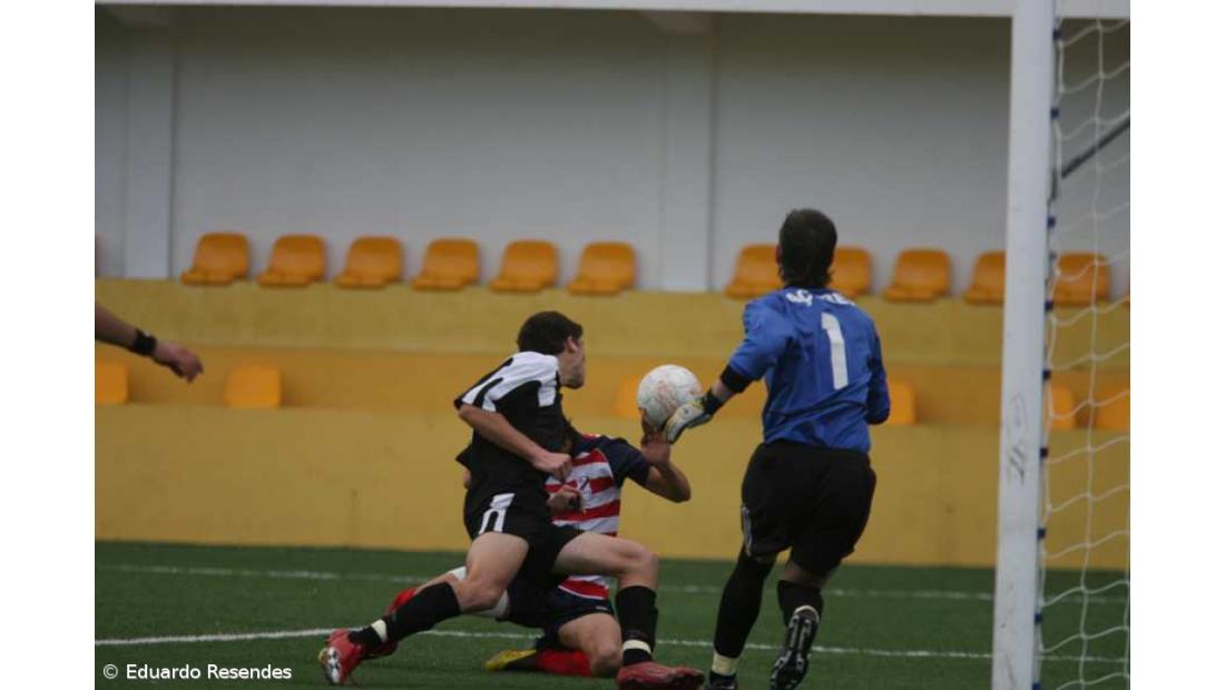 Candidatos ao título em juniores defrontam-se no Jácome Correia