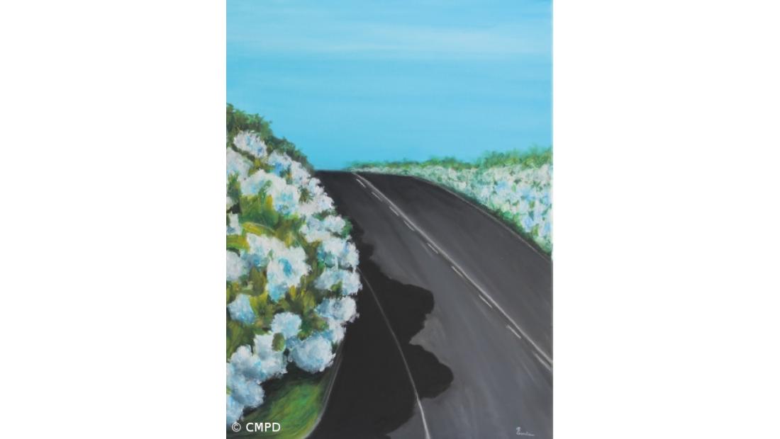 Centro Municipal de Cultura com exposição de Beatriz Garcia