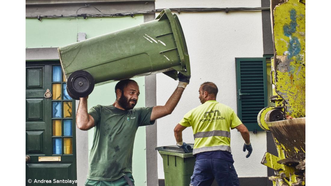 Fotógrafa revela os rostos por detrás da recolha de lixo – Imagem 2