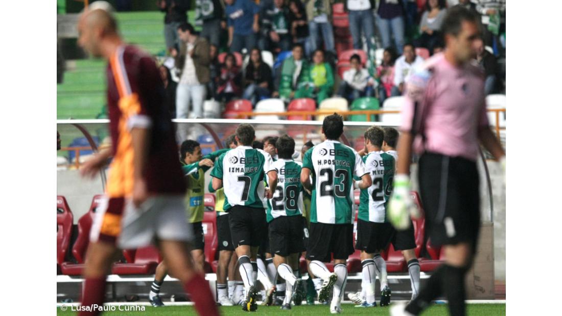 Liedson resolve eliminatória em Leiria