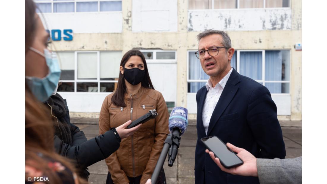 PSD/Açores quer dar prioridade à remoção de amianto das escolas da região