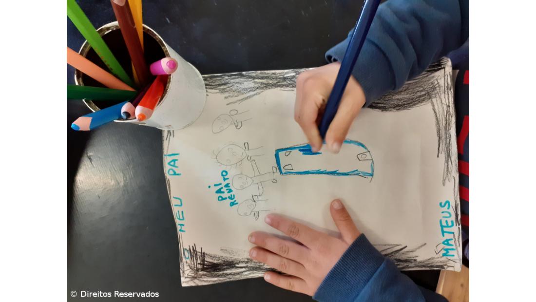 Crianças homenageiam pai pela expressão plástica – Imagem 4