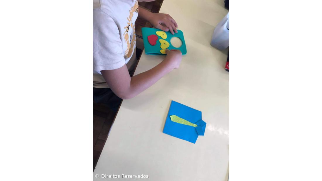 Crianças homenageiam pai pela expressão plástica – Imagem 8