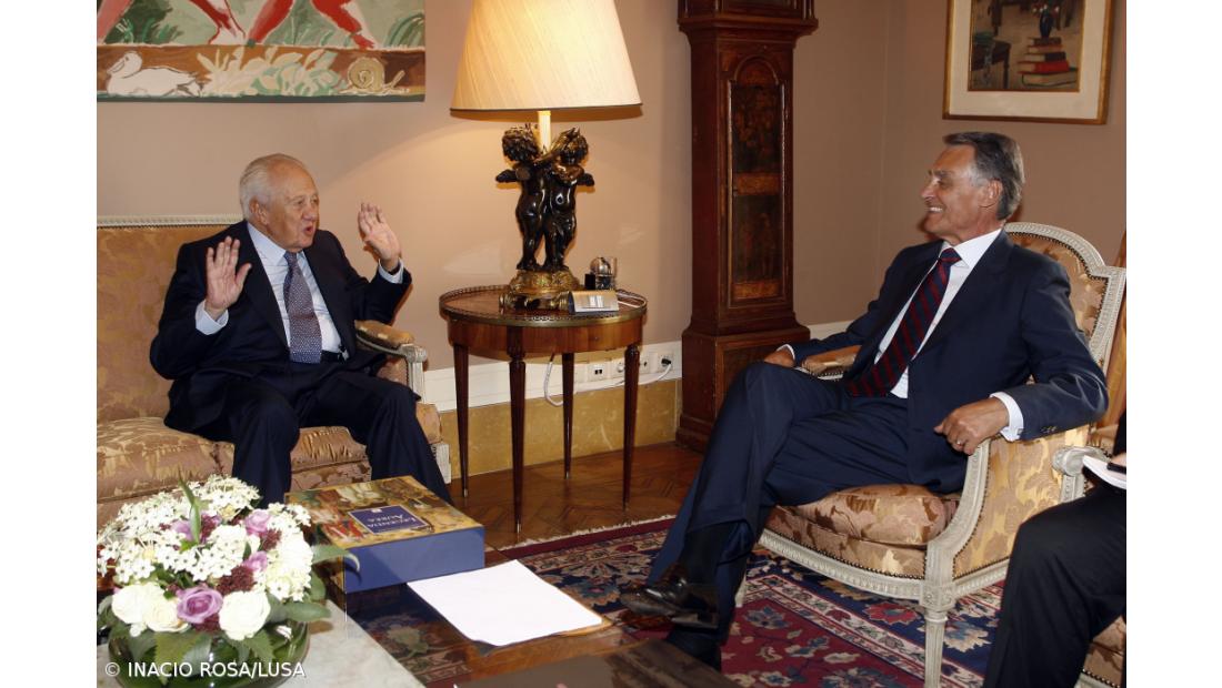 Mário Soares convida Cavaco Silva para colóquio de energia