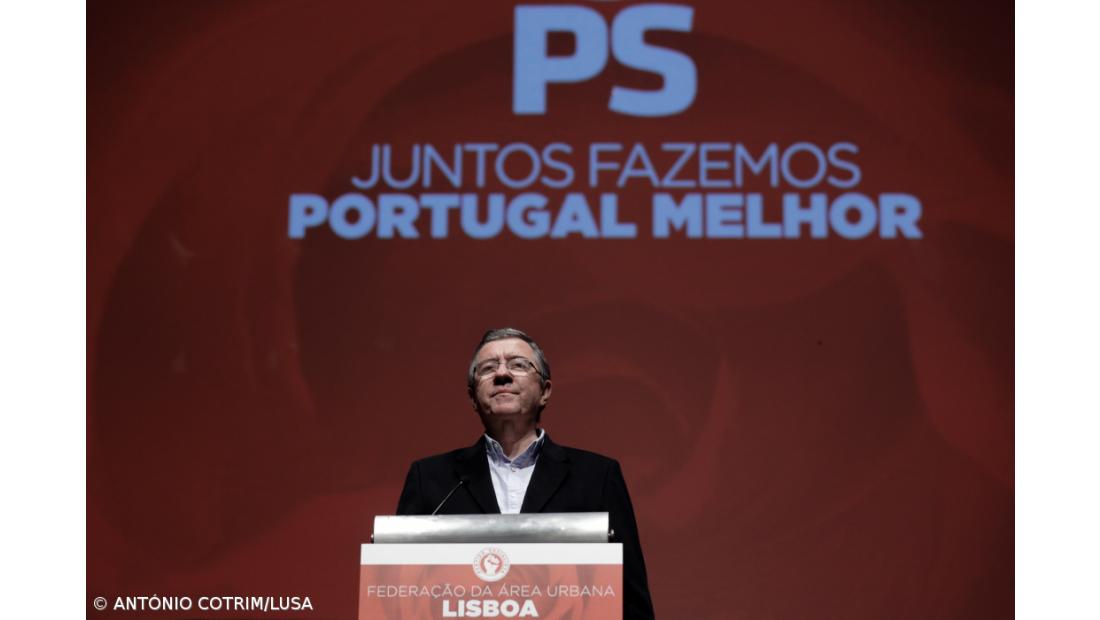 Dezenas de pessoas na Basílica da Estrela para o último adeus