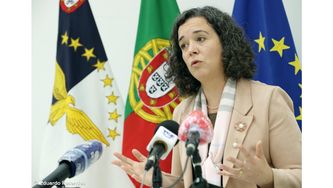 Governo dos Açores vai adquirir 3.000 computadores e mil 'tablets'