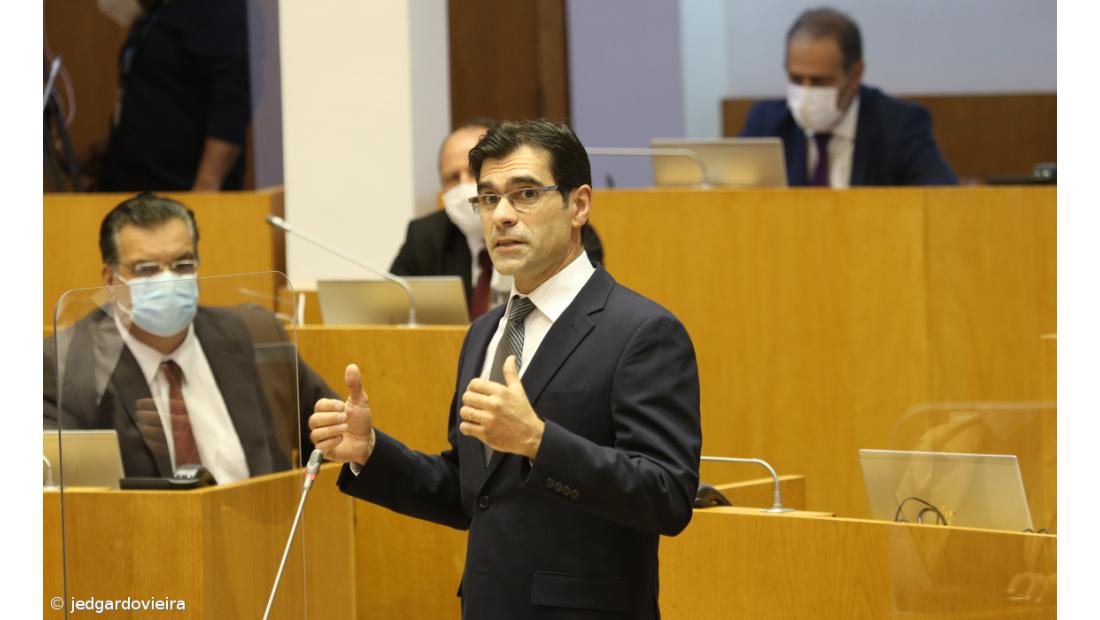 Deputado independente considera "inviável" um Governo dos Açores "refém de minorias"