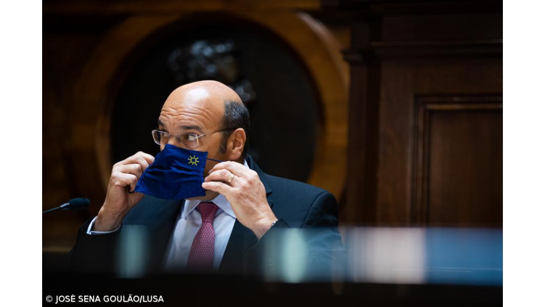 Governo disponível a ajudar empresas a absorver aumento do salário mínimo 