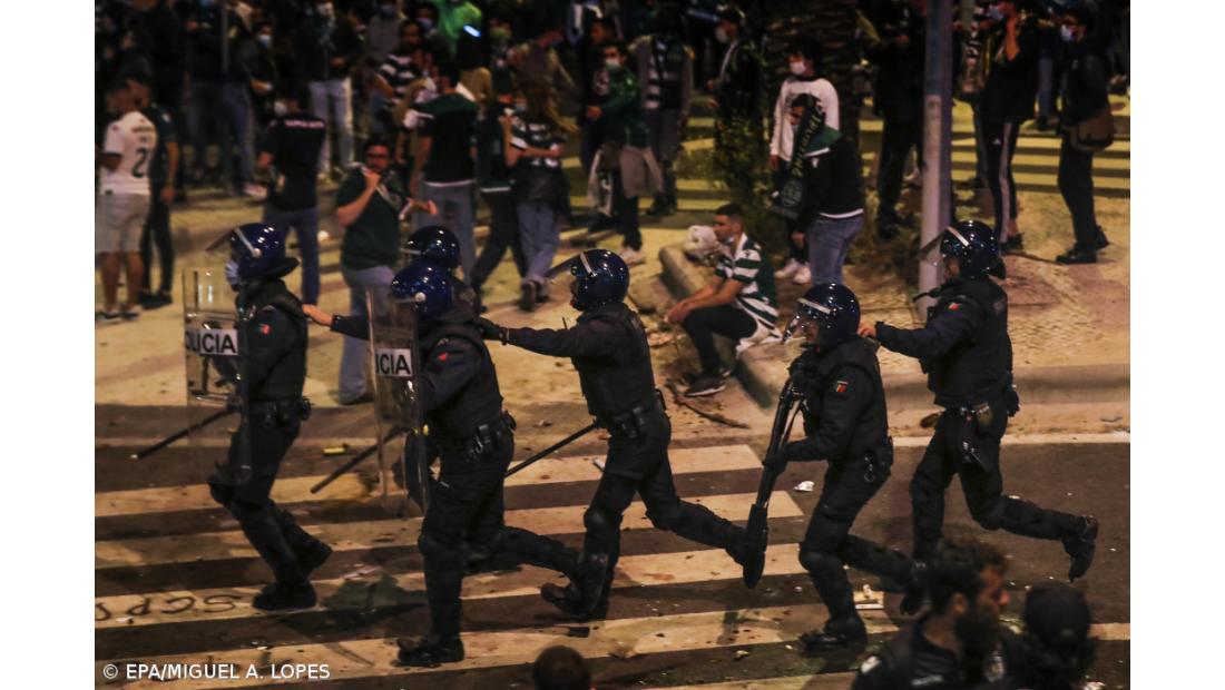 Confrontos entre adeptos e forças de segurança junto ao Estádio José Alvalade – Imagem 3