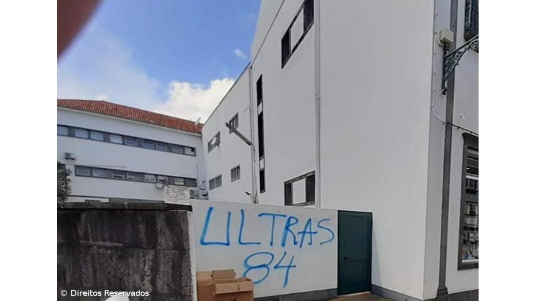 Belenenses procura “apurar internamente” atos de vandalismo cometidos na Horta – Imagem 2
