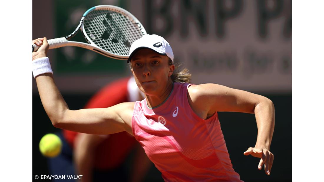 Iga Swiatek inicia defesa do título com triunfo sobre Kaja Juvan