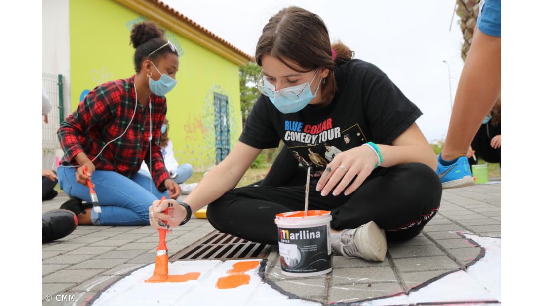 'O Mar Começa Aqui’ dá cor às ruas da Madalena 