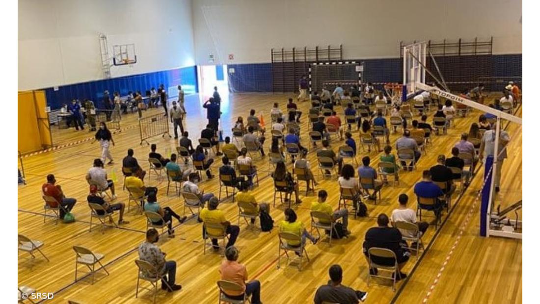 "Vacinação deve contar na definição de novas restrições"