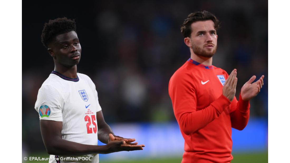 Saka lamenta insultos e critica inação das empresas proprietárias de redes sociais