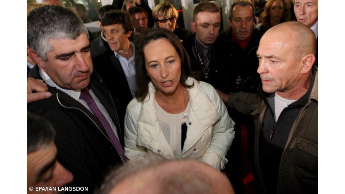 Congresso do PS francês começa em clima de inimizade