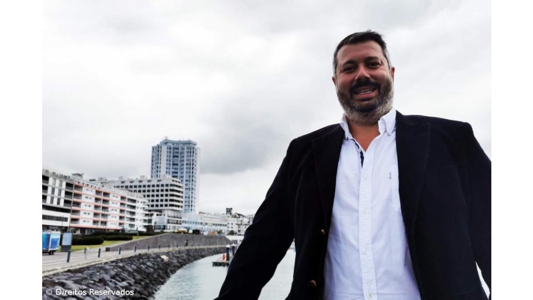 “O concelho tem de garantir empregos duradouros para os jovens”