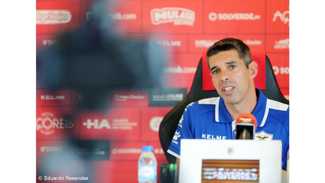 Treinador do Santa Clara garante equipa a dar tudo em campo diante do FC Porto